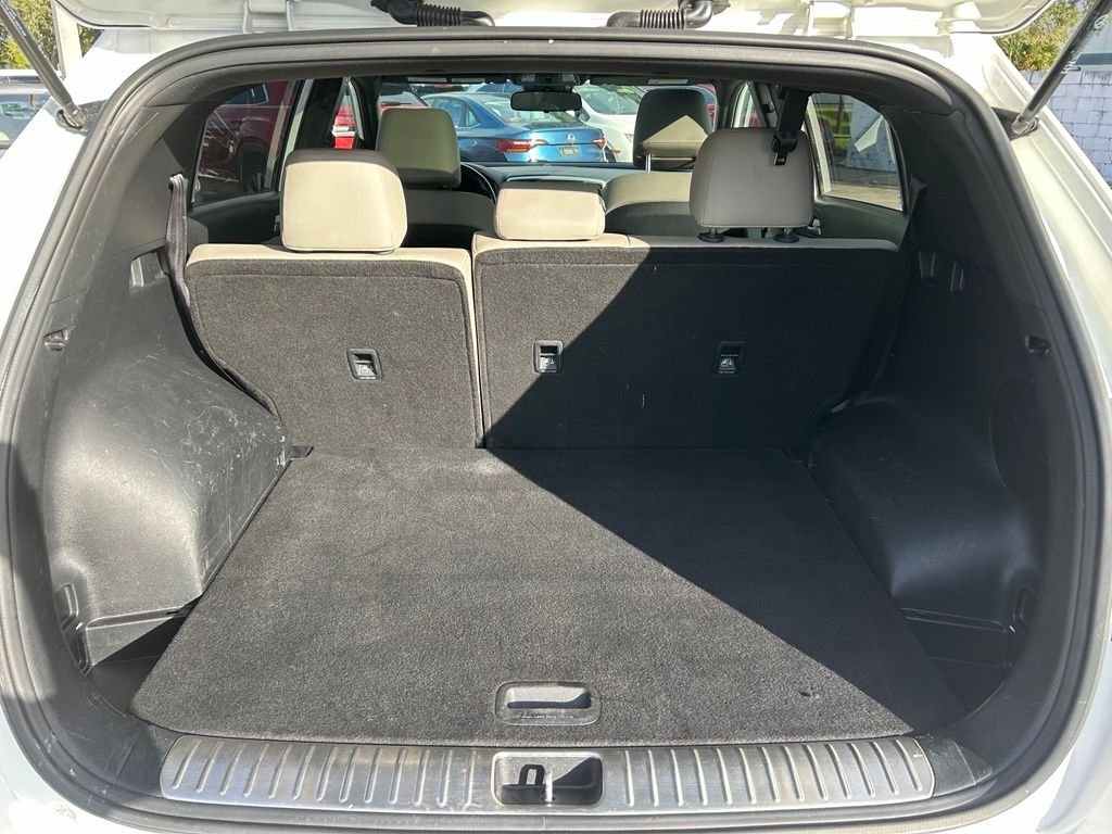 Used 2020 White Kia S image 47