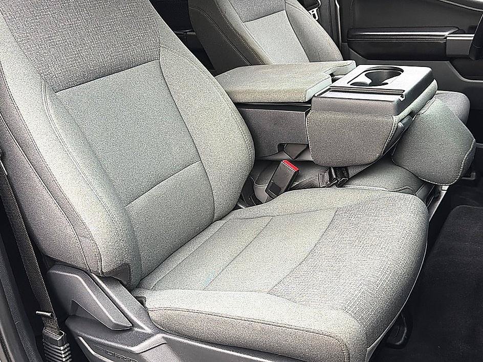 Used 2025 Silver Metallic Ford XLT image 24