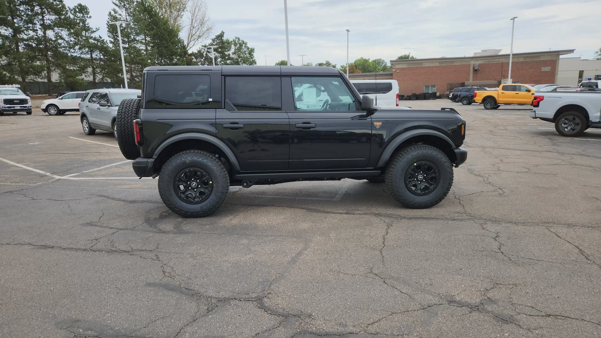 New 2026 Shadow Black Ford Badlands image 8