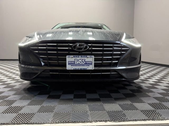 Used 2023 Gray Hyundai Limited image 3