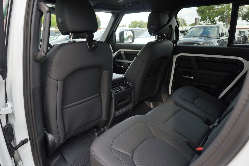 New 2026 Fuji White Land Rover S image 28
