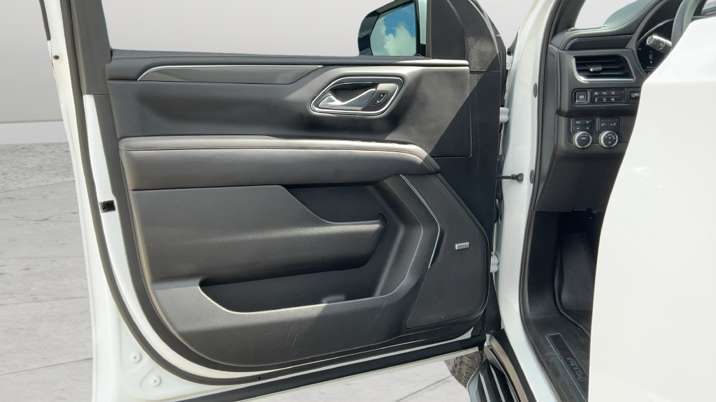 Used 2024 White GMC AT4 image 18