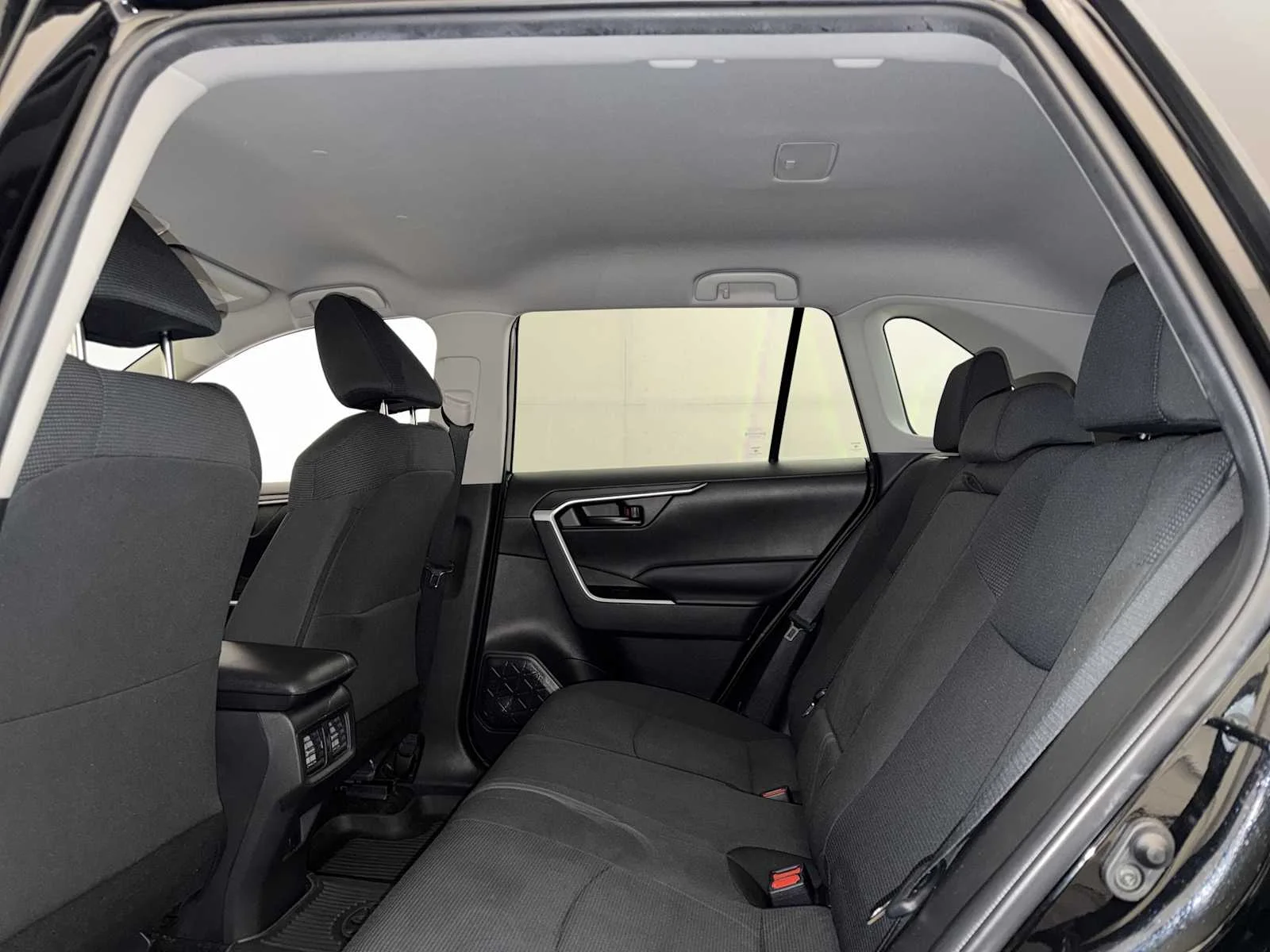 Used 2022 Midnight Black Metallic Toyota LE image 18