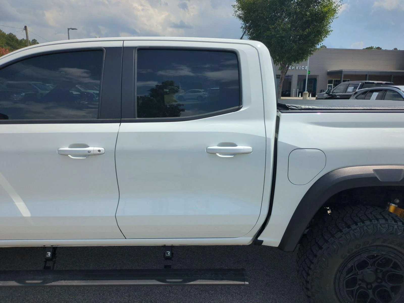 Used 2024 Summit White Chevrolet 4WD ZR2 image 33