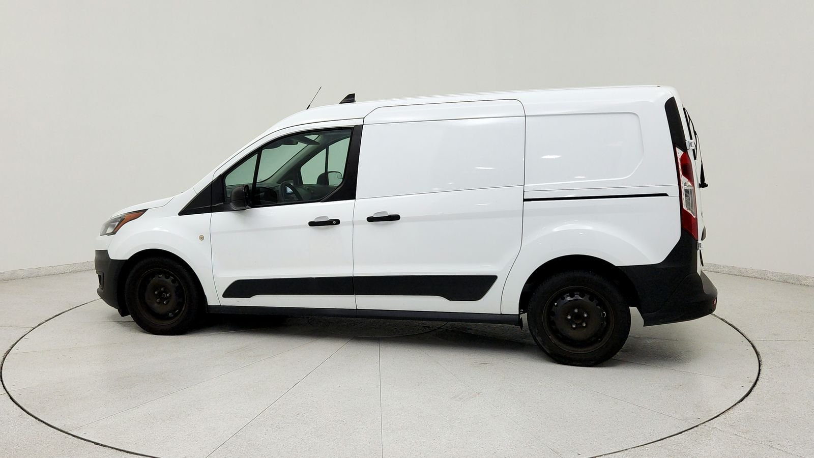 Used 2020 White Ford XL image 4