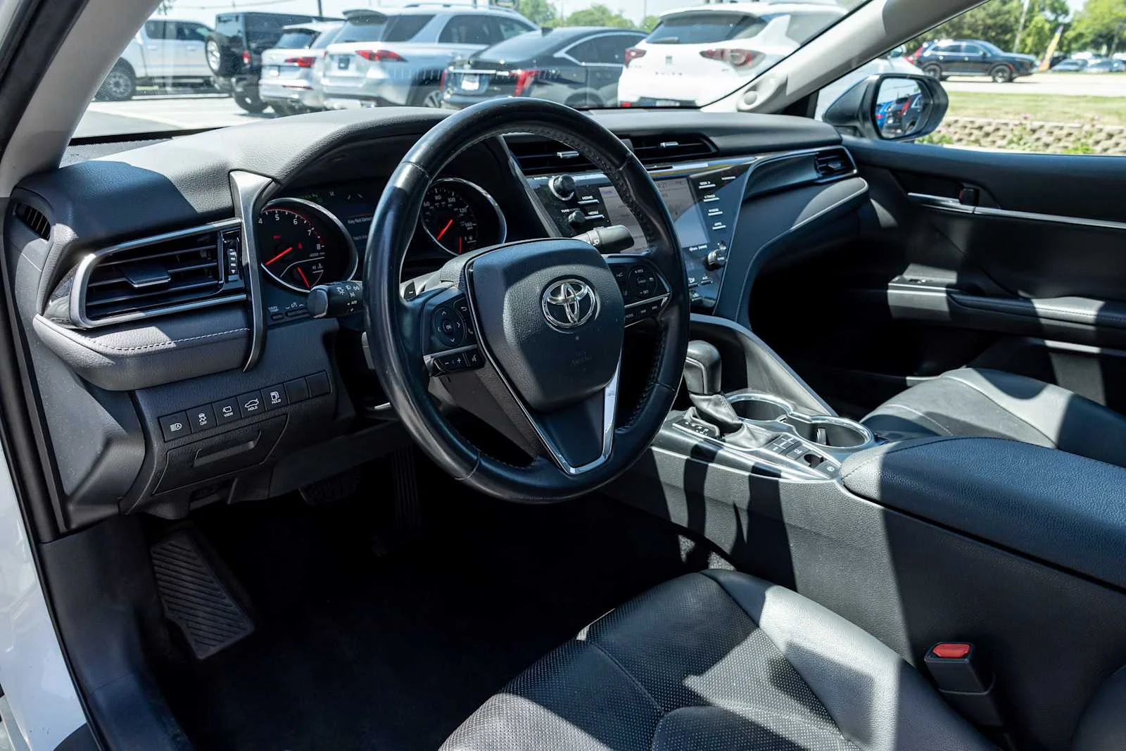 Used 2020 Wind Chill Pearl Toyota XSE V6 image 14