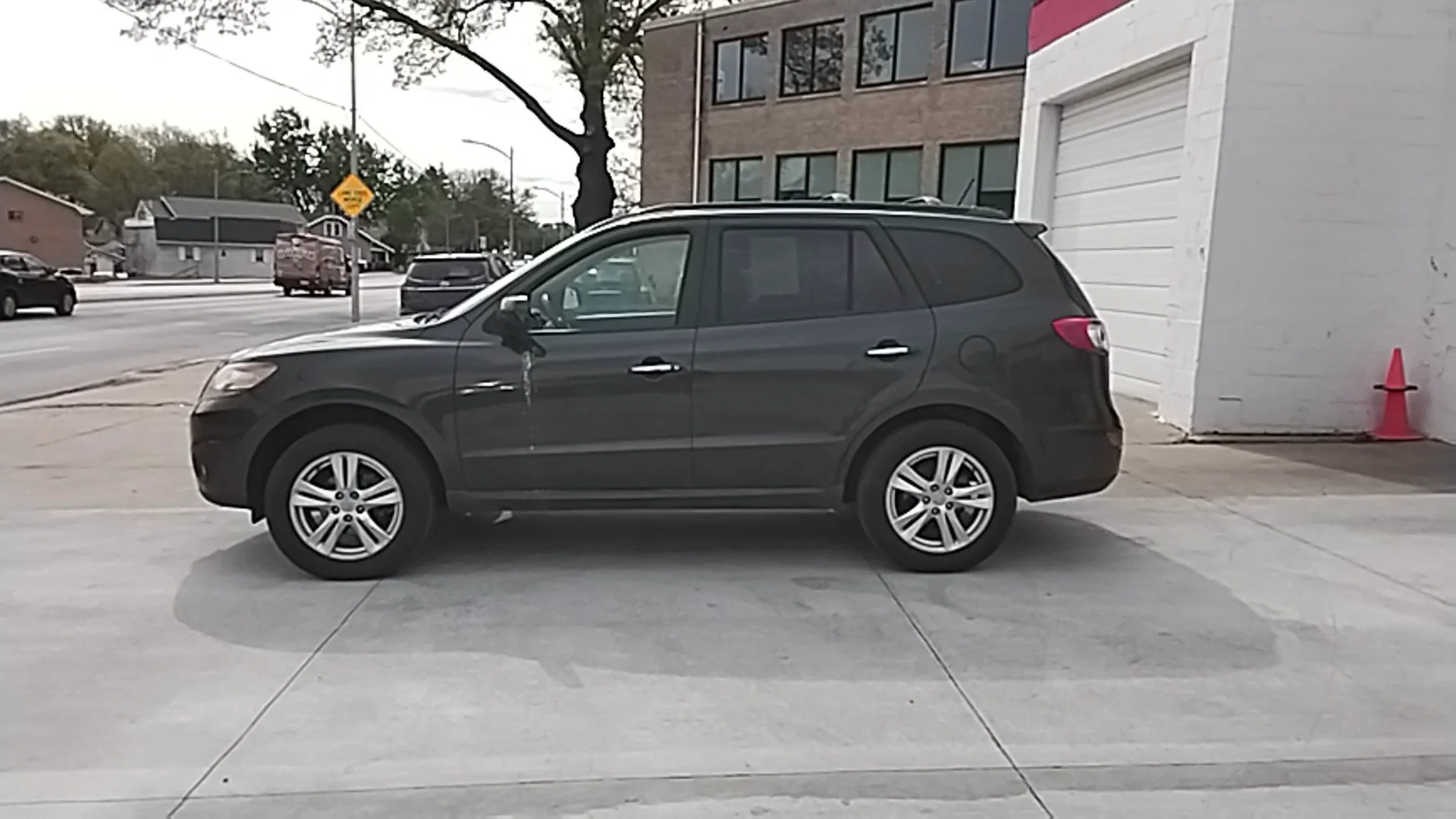 Used 2011 Gray Hyundai LIMITED image 8