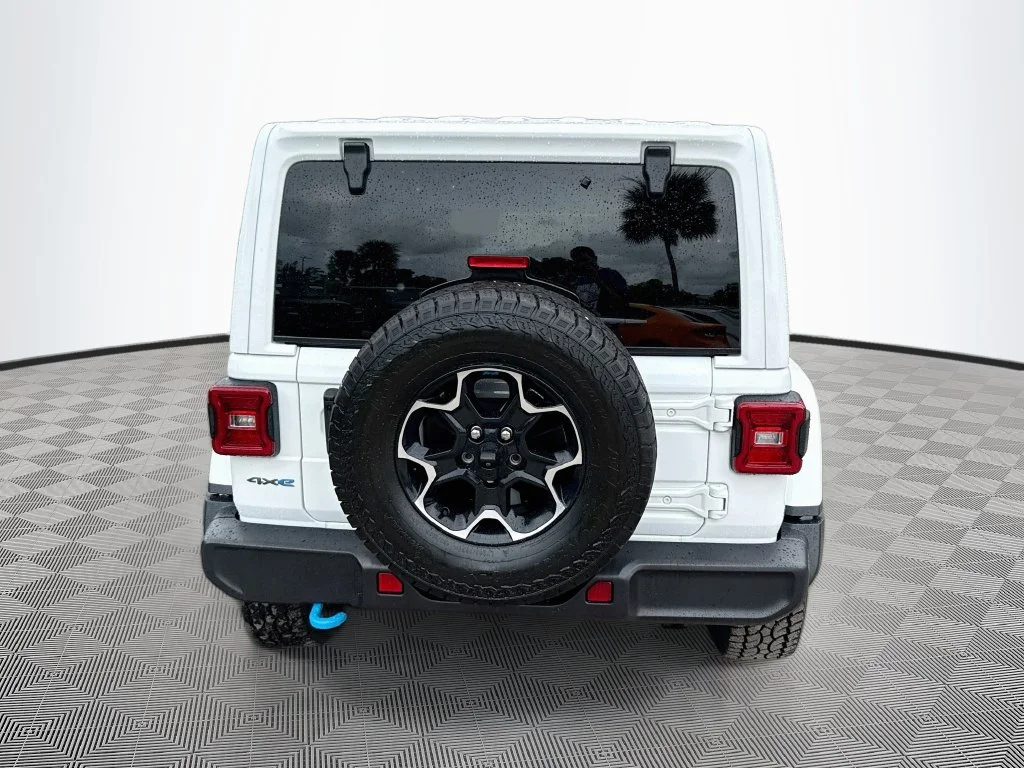 Used 2023 White Jeep Rubicon 4xe image 7