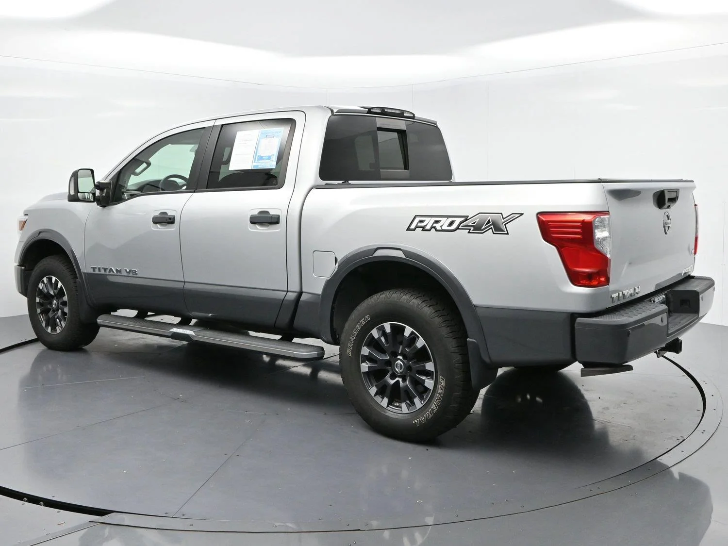Used 2018 Brilliant Silver Nissan PRO-4X image 5