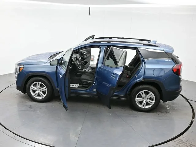Used 2024 Downpour Metallic GMC SLE image 41
