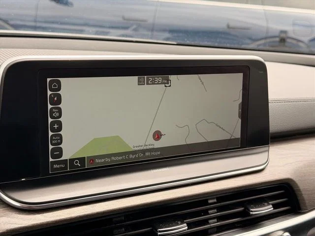 Used 2022 White Kia EX image 24