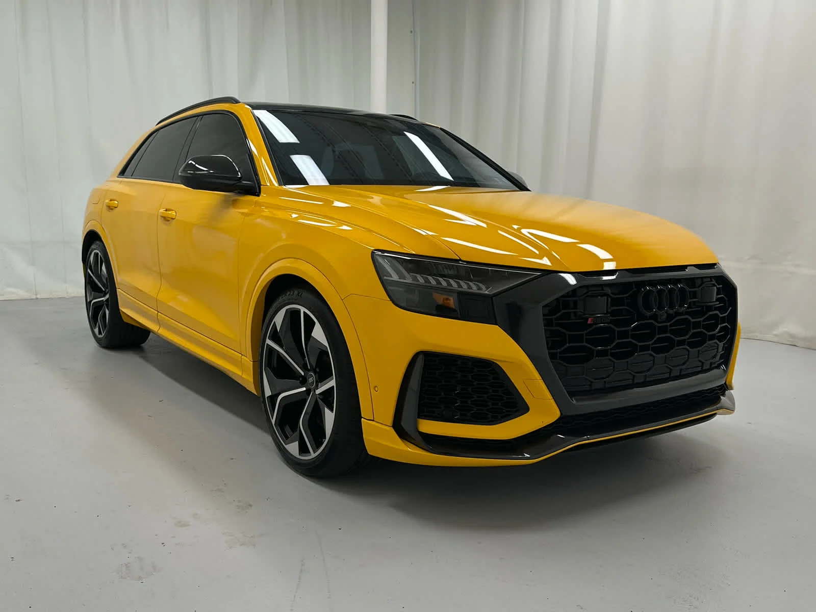 2022 Audi RS Q8 -'s photo