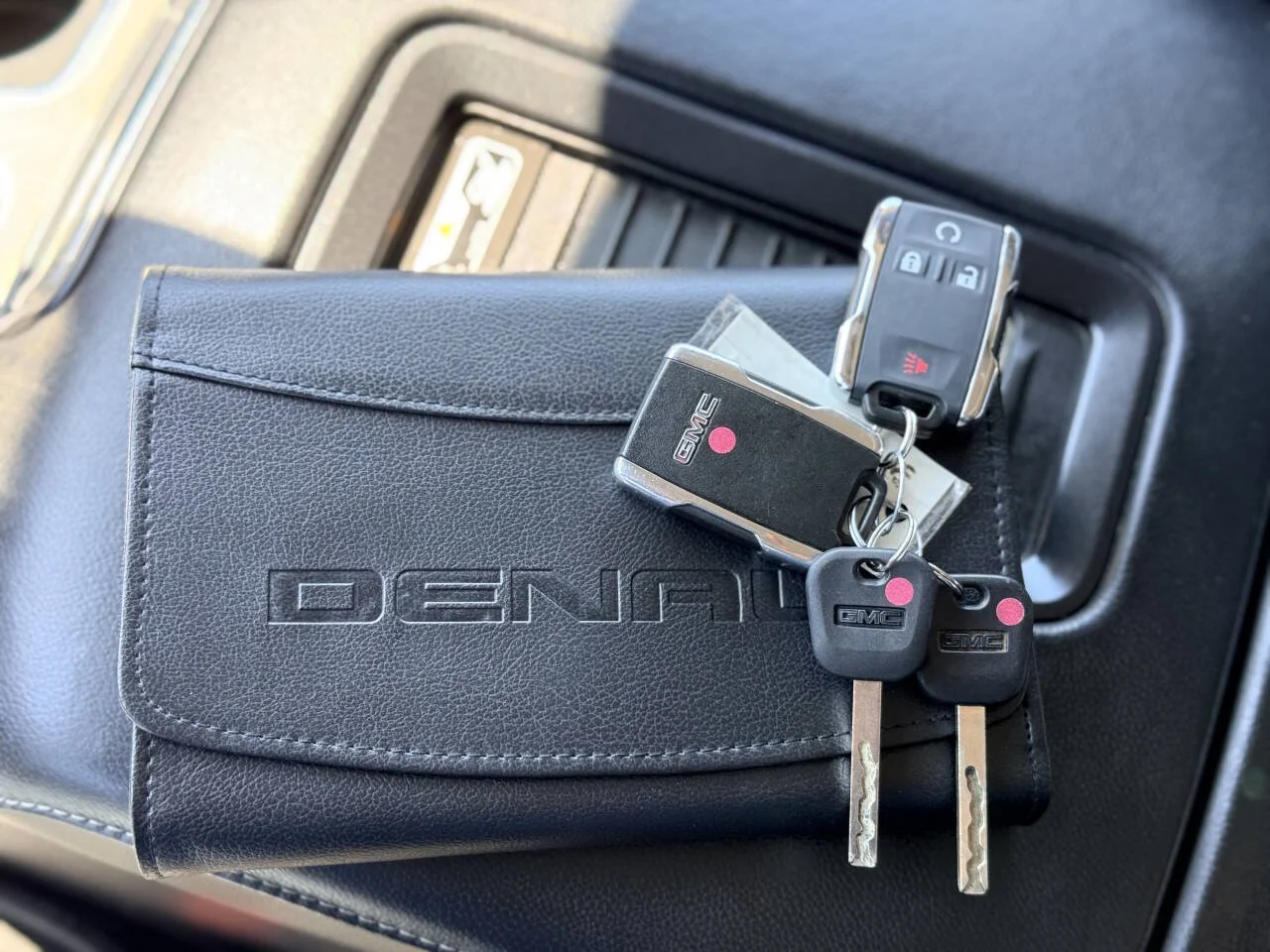 Used 2017 Black GMC Denali 4x4 4dr Crew Cab 5.8 ft. SB image 32