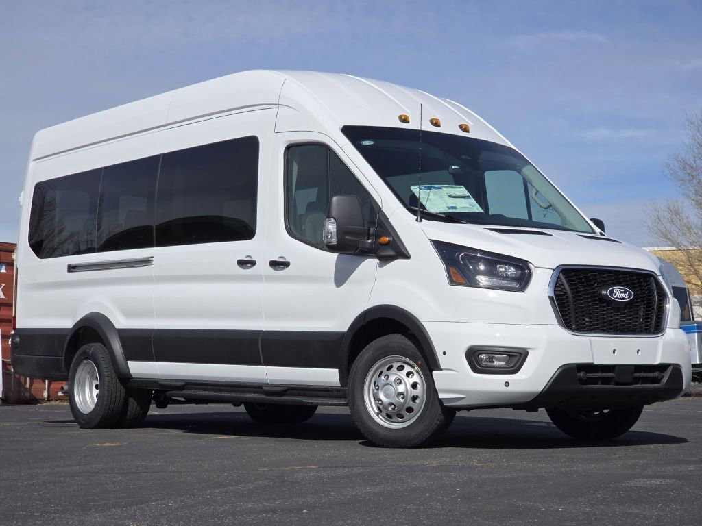 New 2026 Oxford White Ford XLT image 2