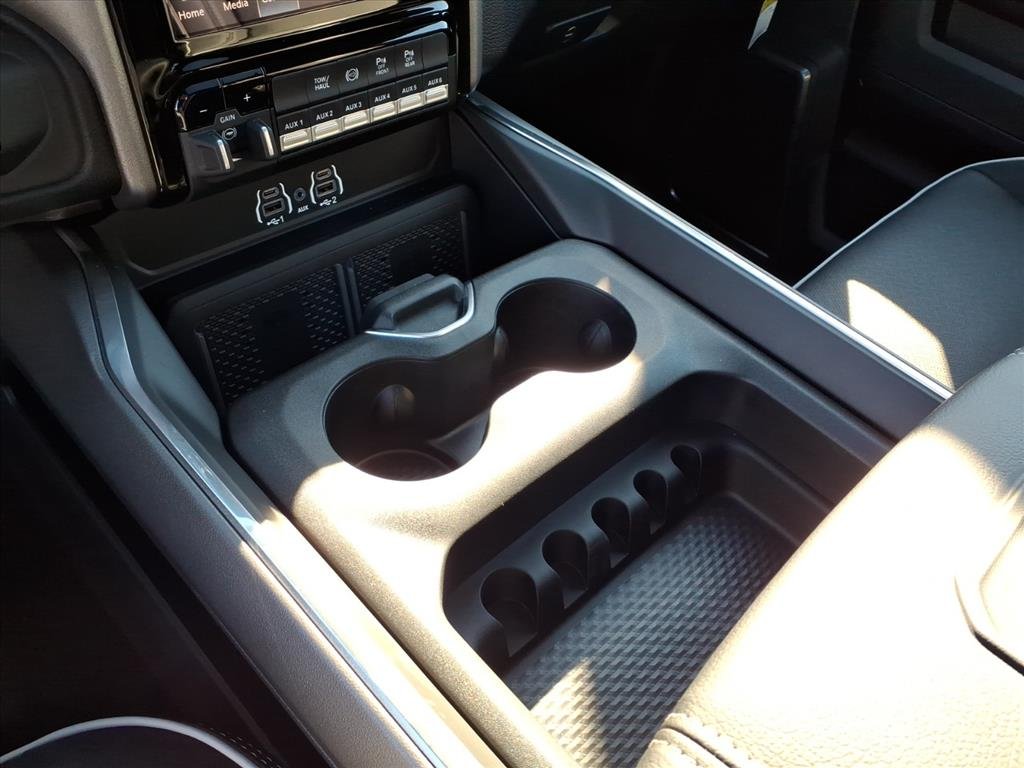 2026 RAM 3500 Laramie - Photo 8