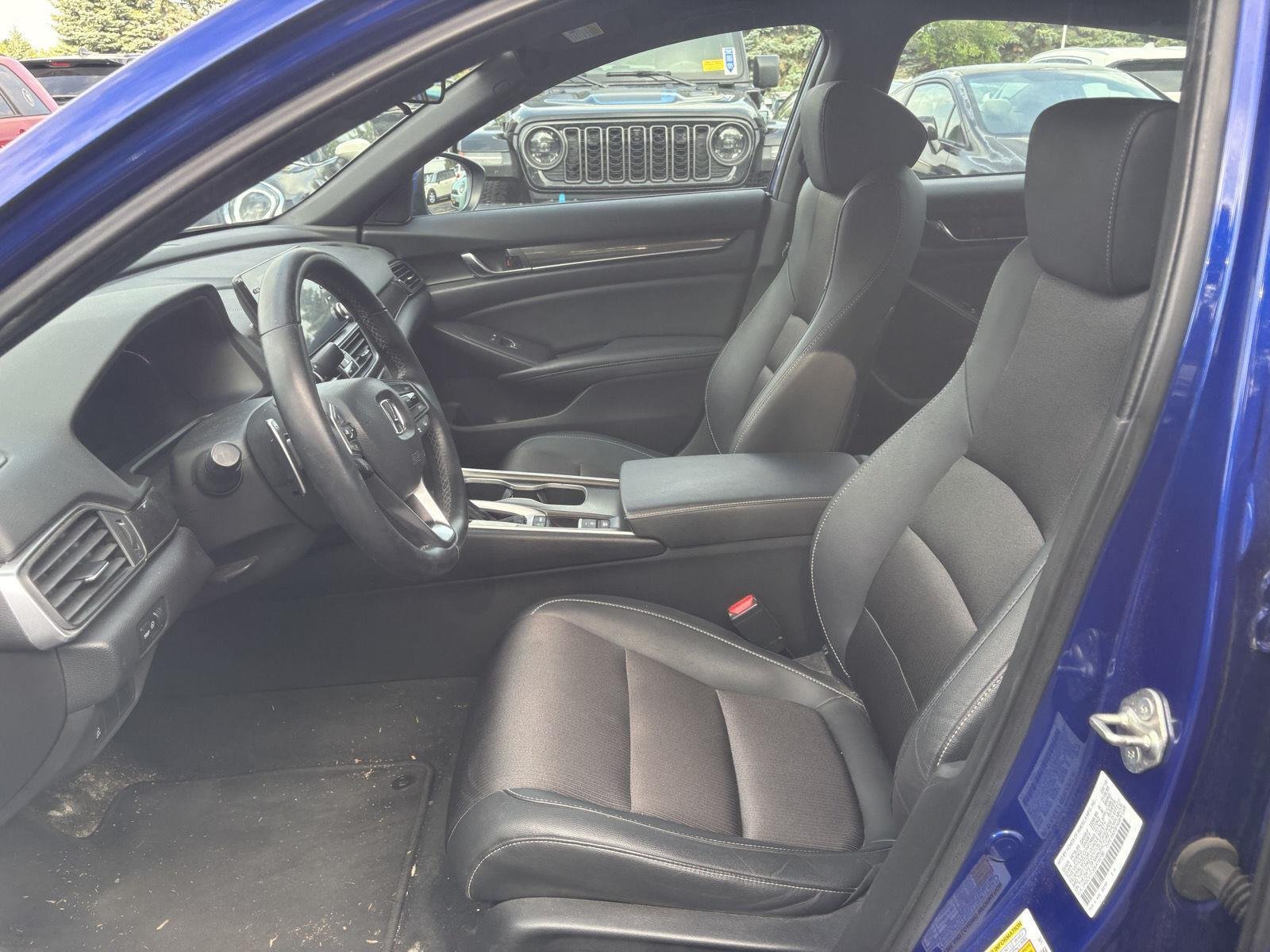Used 2019 Still Night Pearl Honda Sport image 9