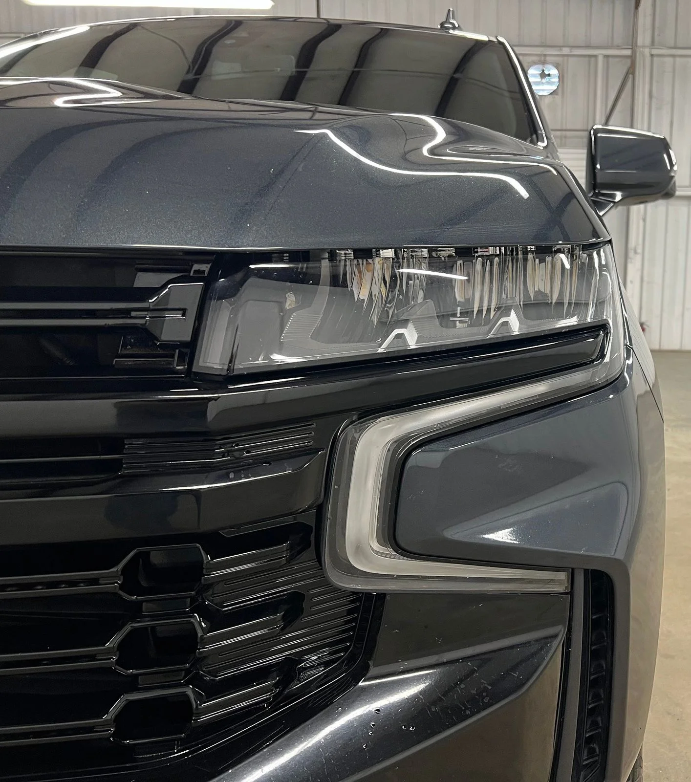 Used 2022 Gray Chevrolet Z71 image 9