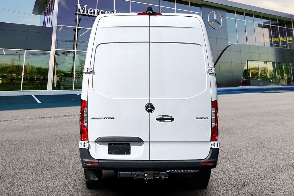 New 2025  Mercedes-Benz Cargo 170 WB image 4