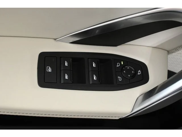 New 2026 Alpine White BMW xDrive28i image 30