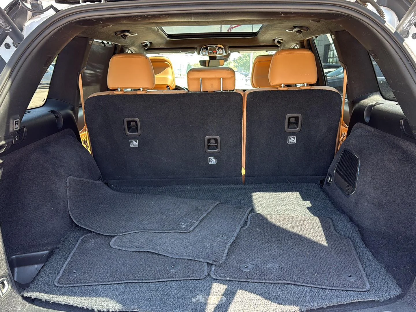 Used 2024 Bright White Jeep Summit Reserve image 13