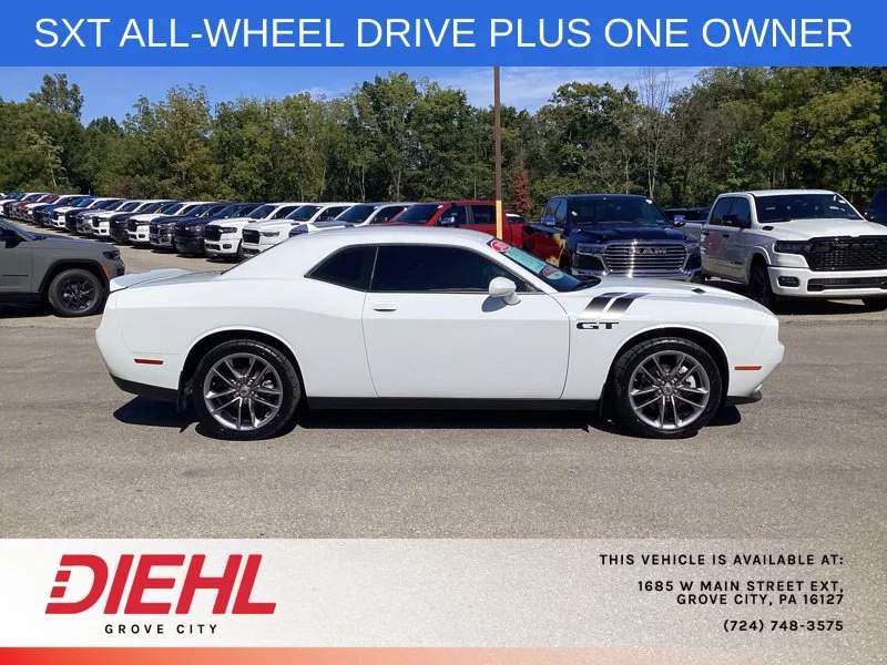 Used 2021 White Dodge SXT image 8