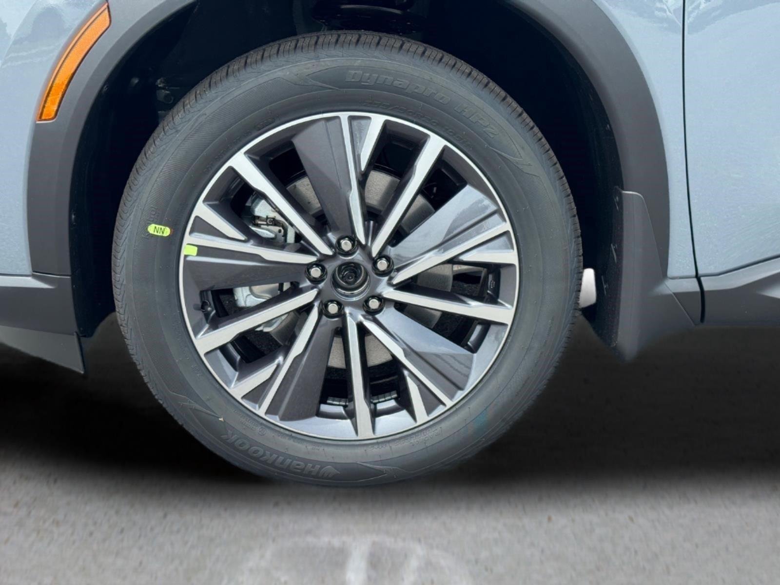 New 2027 HARBOR GRAY INFINITI Luxe FWD image 9