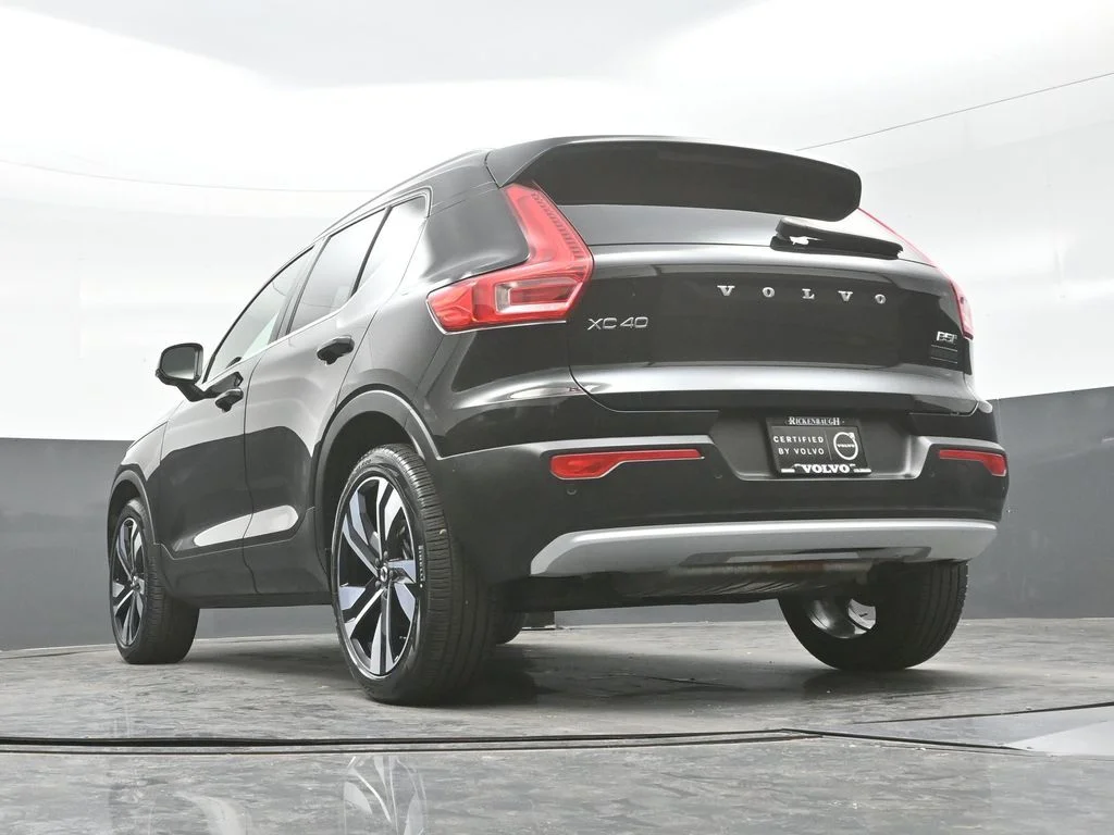 Certified Used 2025 Onyx Black Volvo Plus image 27