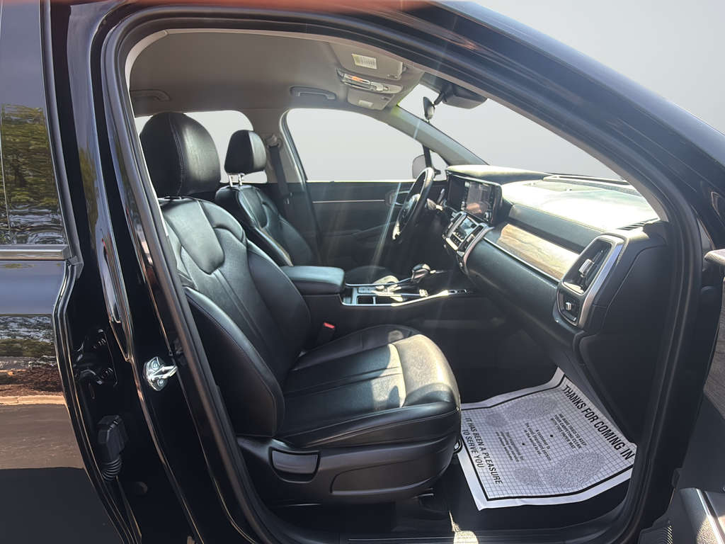 Used 2023 Black Kia X-Line S image 26