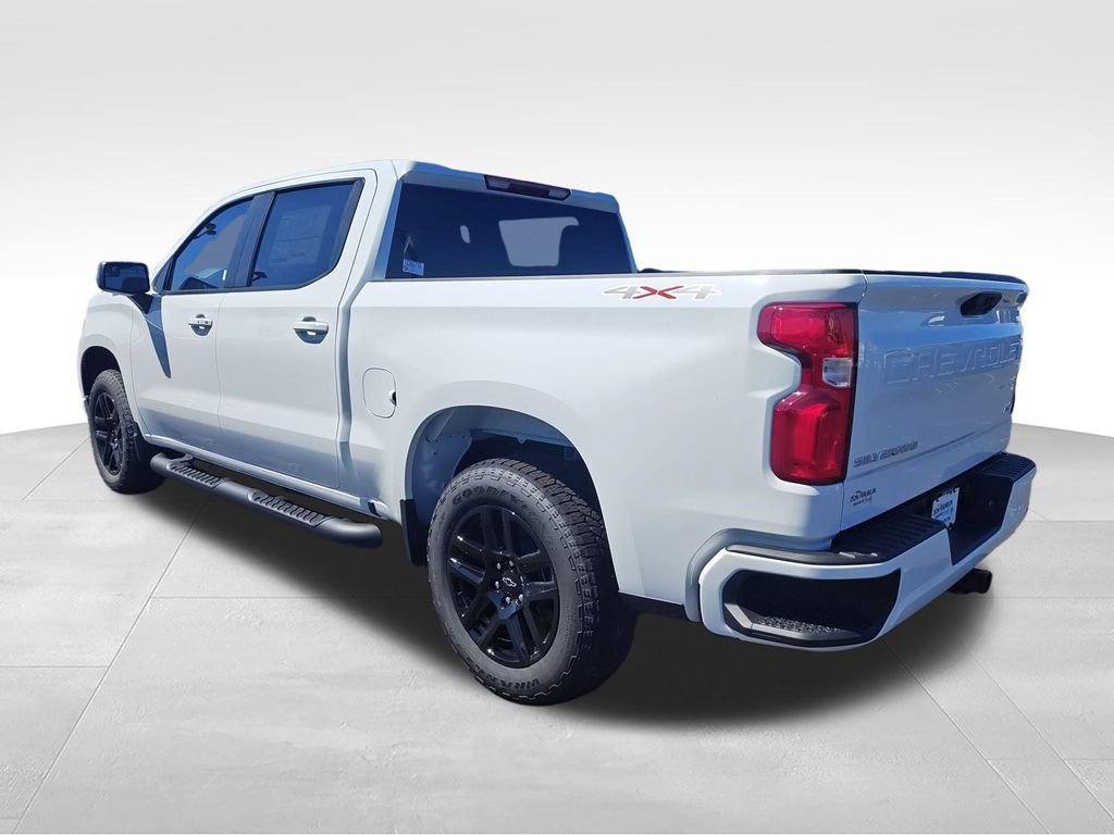 New 2026 Summit White Chevrolet RST image 3