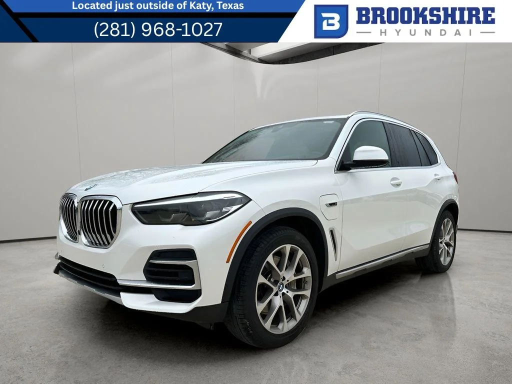 2022 BMW X5 xDrive45e's photo