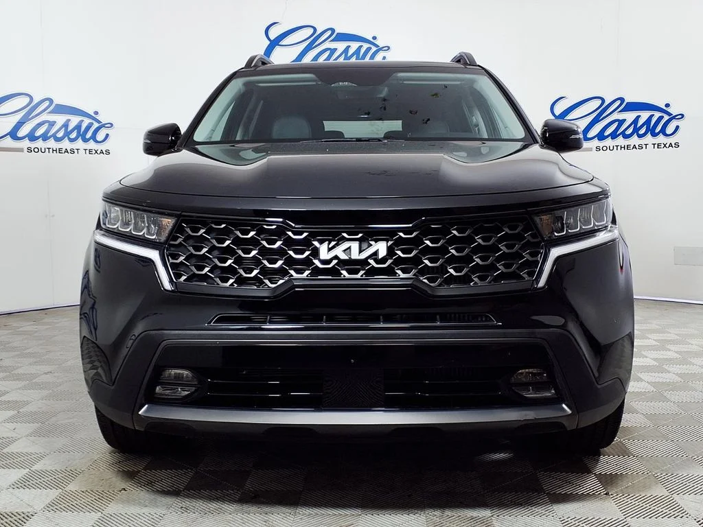 Used 2023 Black Kia X-Line EX image 3