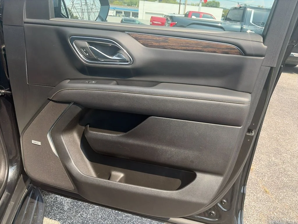 Used 2024 Black Chevrolet Premier image 21