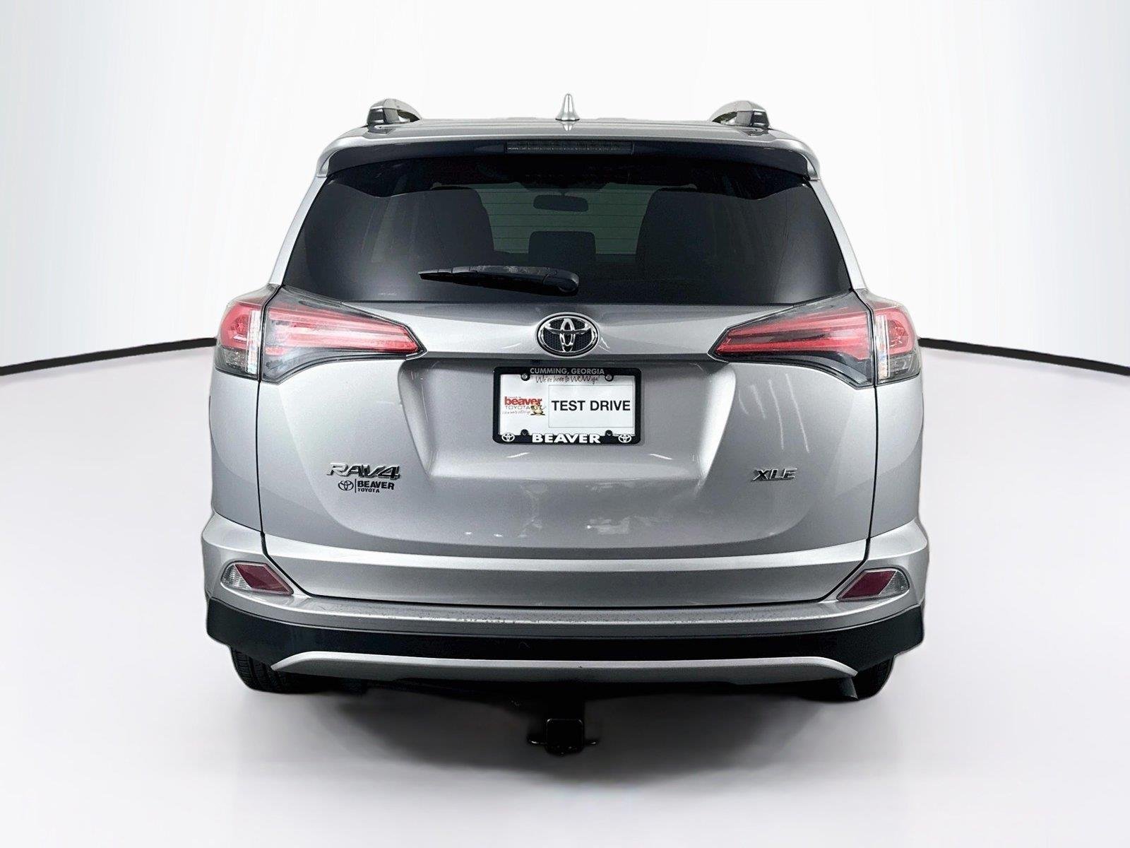 Used 2016 Silver Sky Metallic Toyota XLE image 10