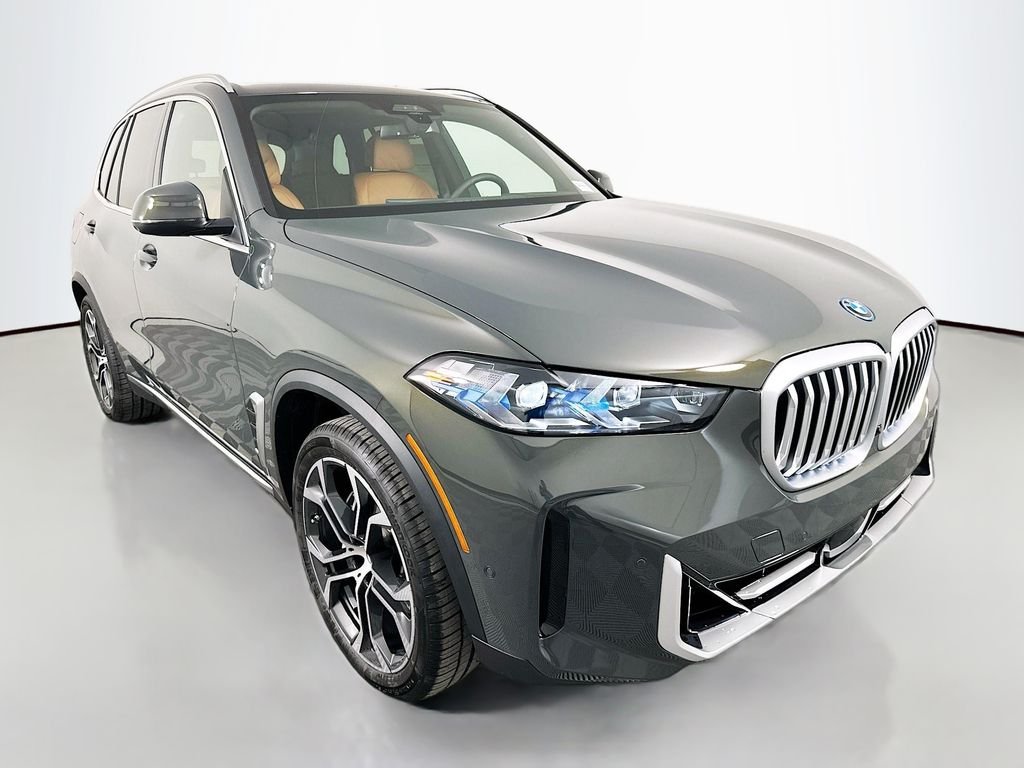 New 2026 Dravit Grey Metallic BMW xDrive50e image 3