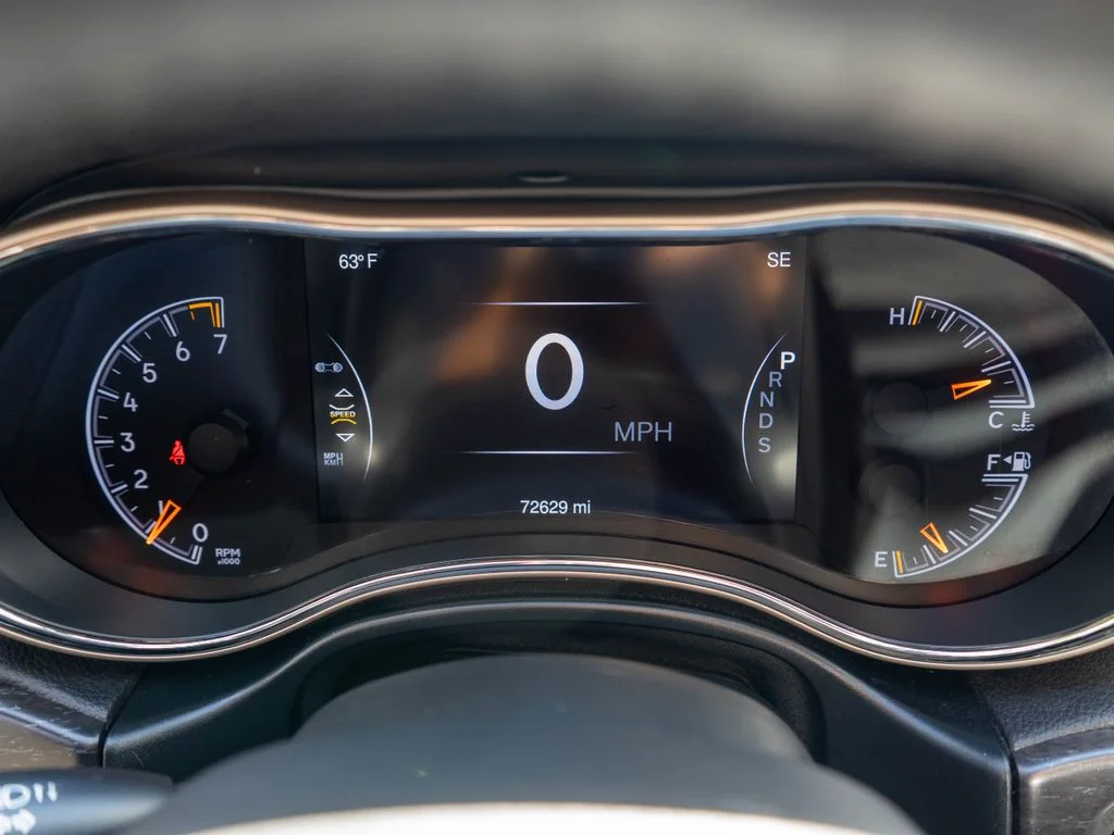 Used 2015 Black Jeep Altitude image 21
