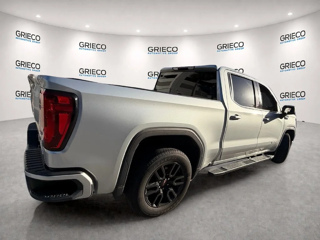 Used 2022 Silver GMC Elevation image 7