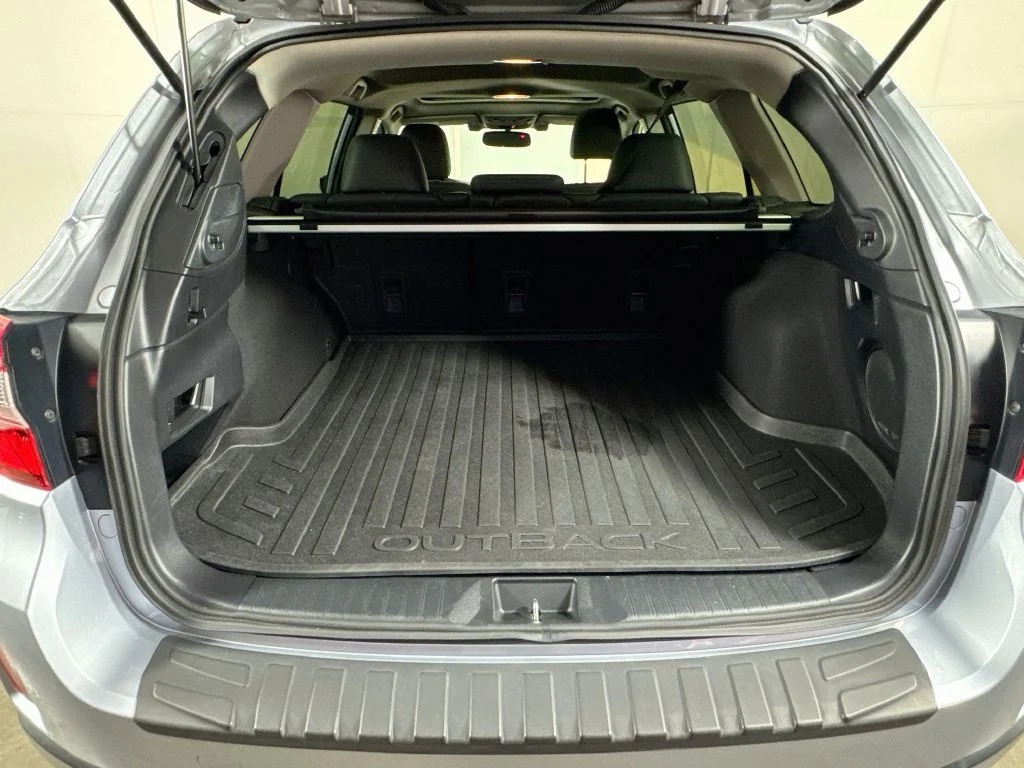Used 2016 Silver Subaru 2.5i image 32