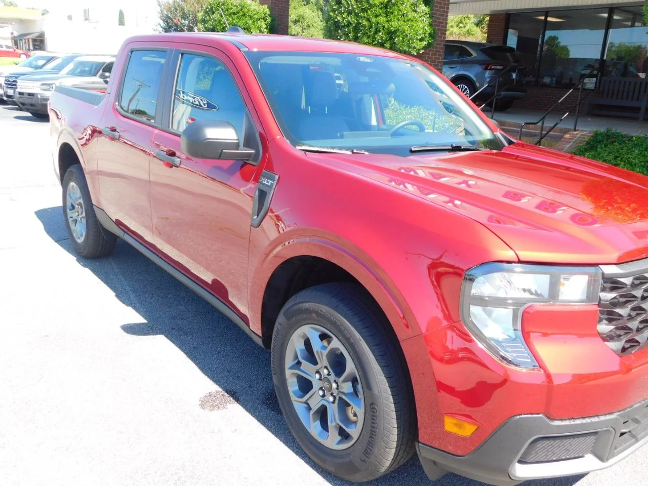New 2026 Ruby Red Metallic Tinted Clearcoat Ford XLT image 2