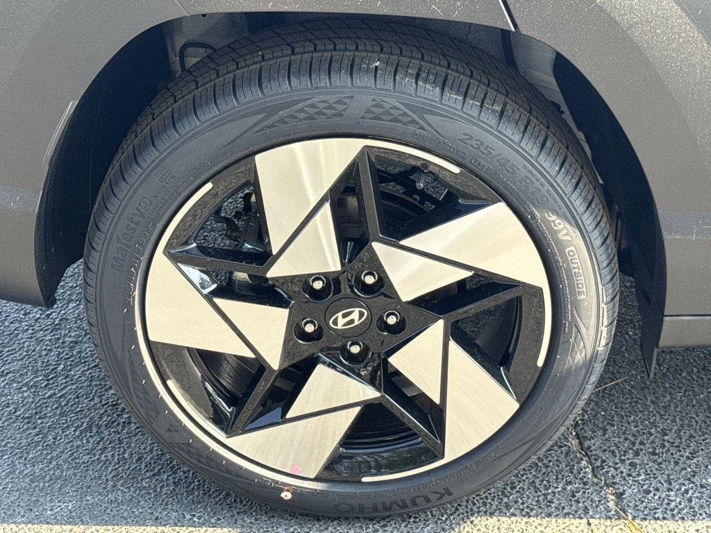 New 2026 White Hyundai Limited FWD image 26