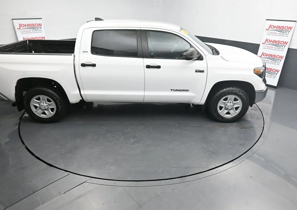 Used 2021 White Toyota SR5 image 33
