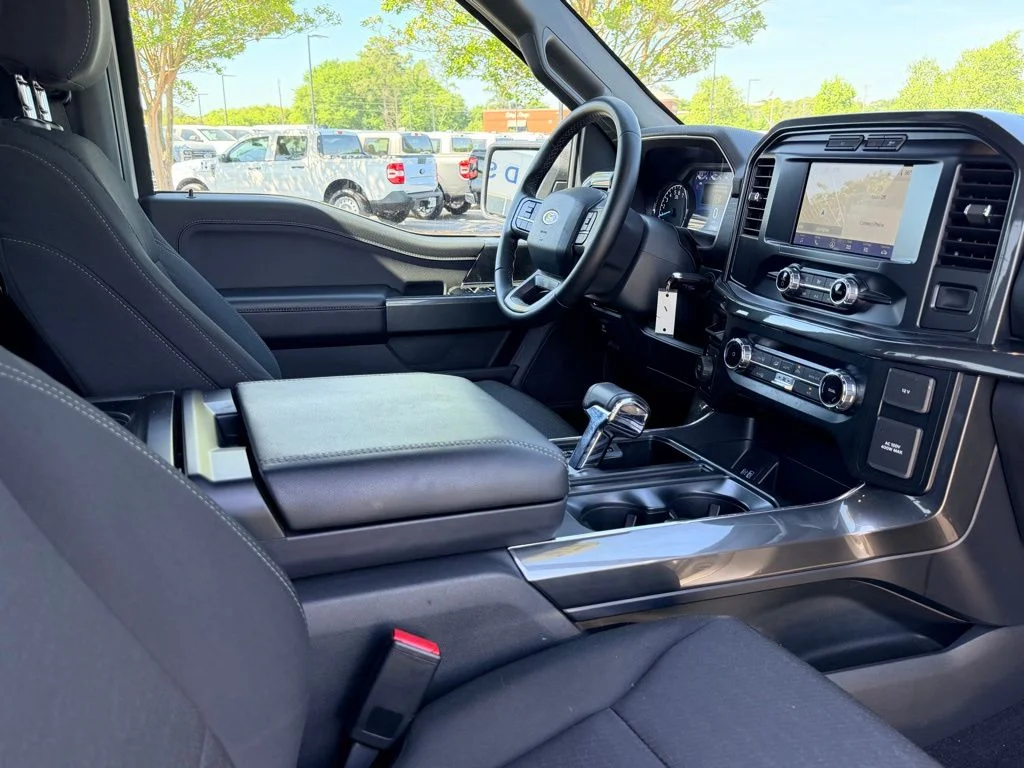Used 2023 White Ford XLT image 18