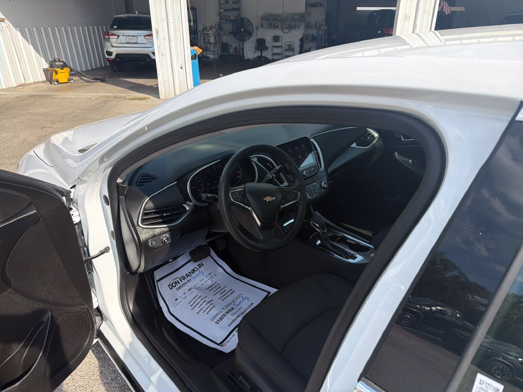 Used 2025 White Chevrolet LT image 15