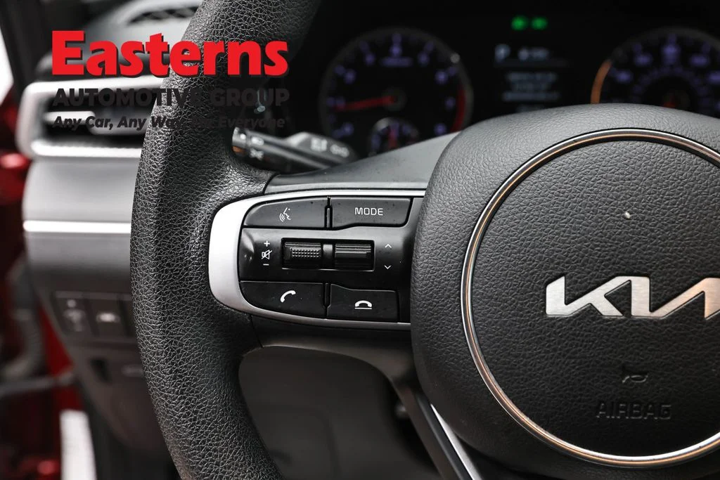 Used 2023 Red Kia LXS image 14