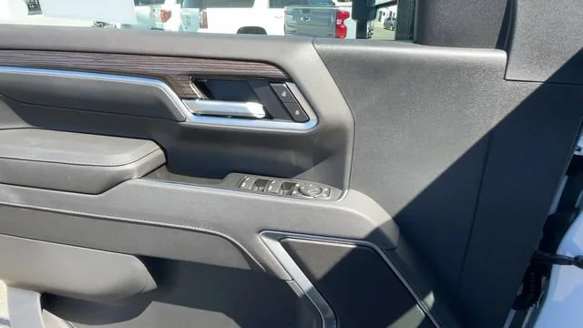 New 2026 Summit White Chevrolet LT image 28