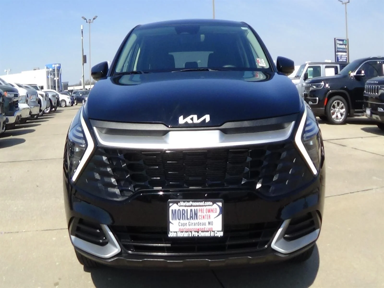 Used 2025 Ebony Black (eb) Kia LX image 3