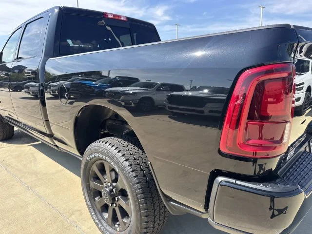 New 2027 Diamond Black Crystal Pearl-Coat Exterior Paint RAM Laramie image 17