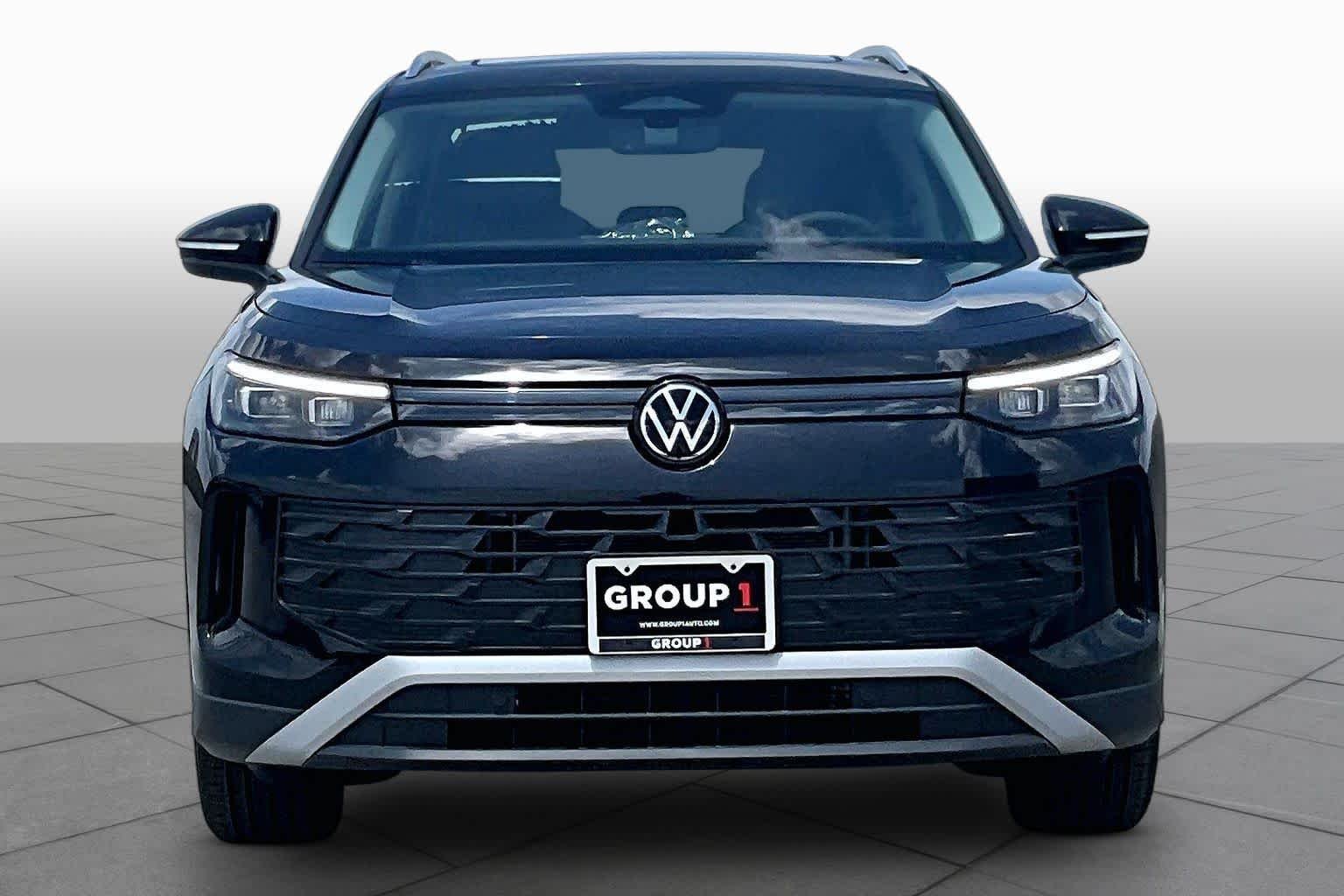 New 2026 Deep Black Pearl Volkswagen 2.0T SE image 3
