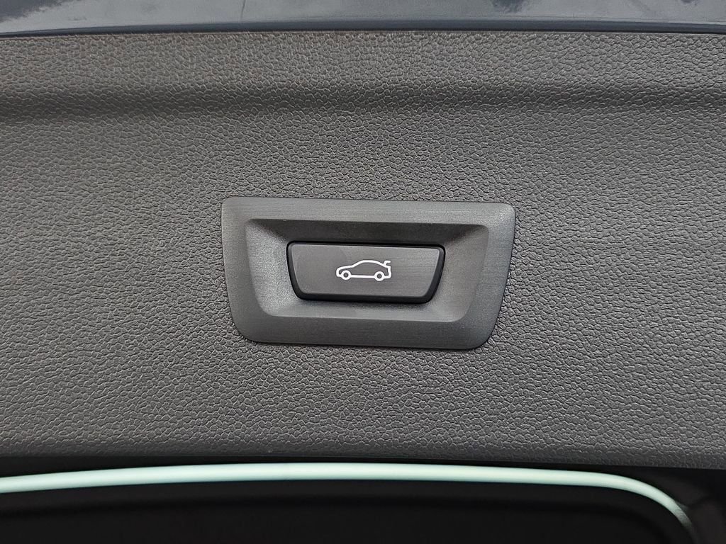 Used 2026 Storm Bay Metallic BMW xDrive60 image 13
