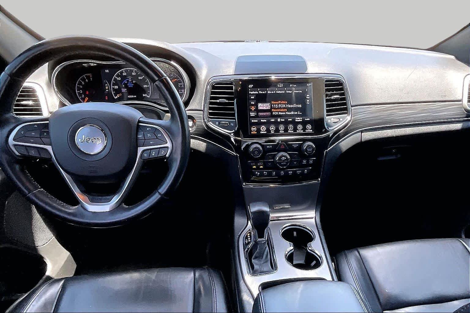 Used 2022 Diamond Black Crystal Pearlcoat Jeep Limited image 16