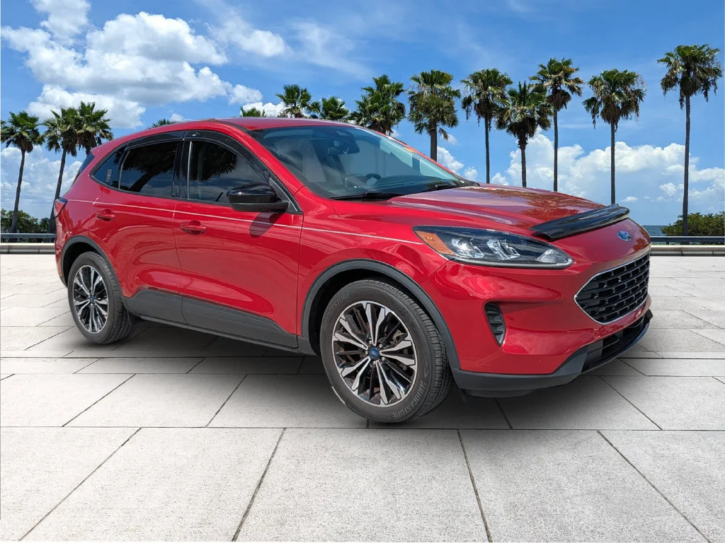 Certified Used 2022 Rapid Red Metallic Tinted Clearcoat Ford SE image 2